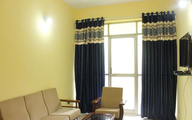 OYO 9280 Home 2 BHK Miramar Beach