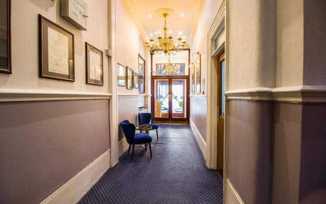 London Town Hotel