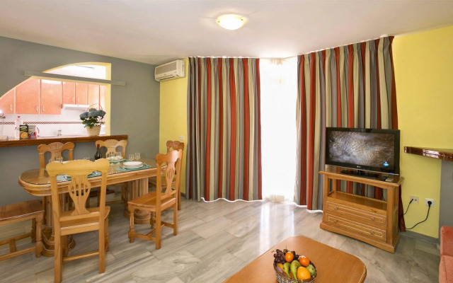 Apartamentos Ona Campanario