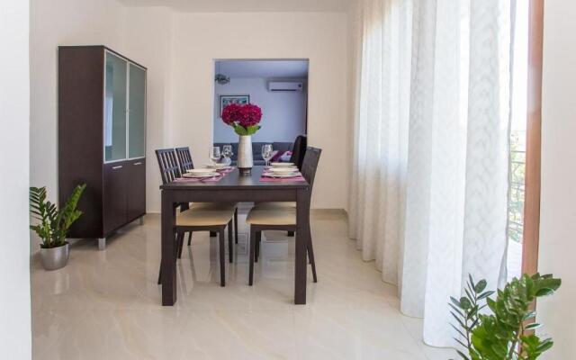 House Demetra