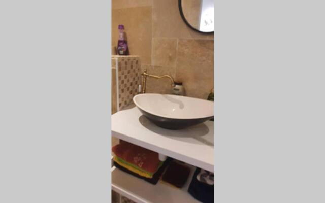 Studio Entre Vallee Colline Et Soleil Marseillais