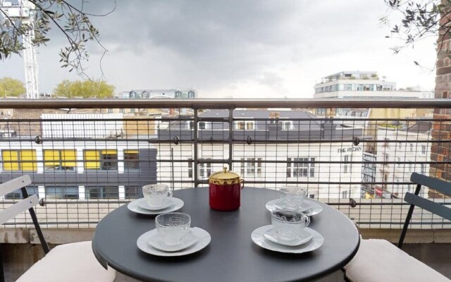 Short let - Penthouse Apartment With West-facing Terrace