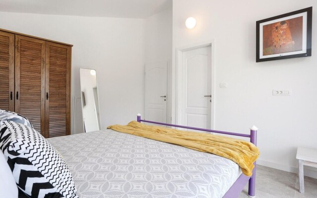 Amazing Home in Zaboric With 7 Bedrooms, Wifi and Outdoor Swimming Pool