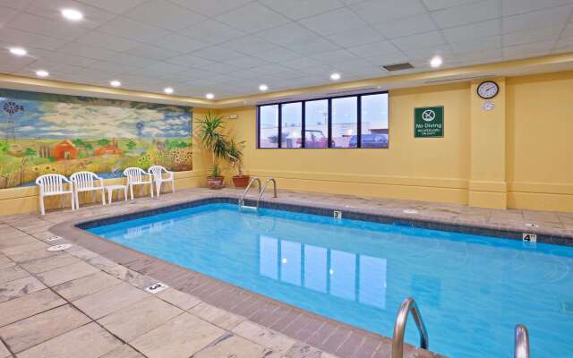 La Quinta Inn & Suites by Wyndham Salina