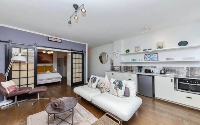 Cosy 1BD APT in the Mother City