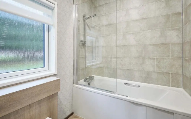 Host Stay Brackencroft Lodge