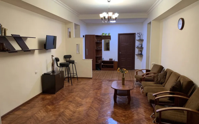 Friendship Hostel & Tours 2