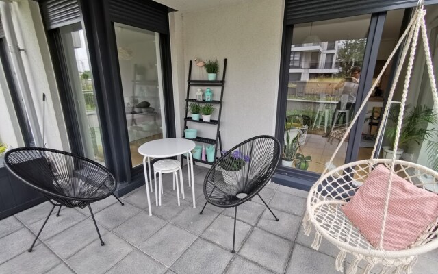 WS Lovely Garden&Parking Apartment