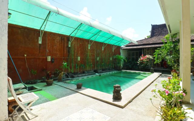 OYO 90363 Nira Guest House Sanur Bali