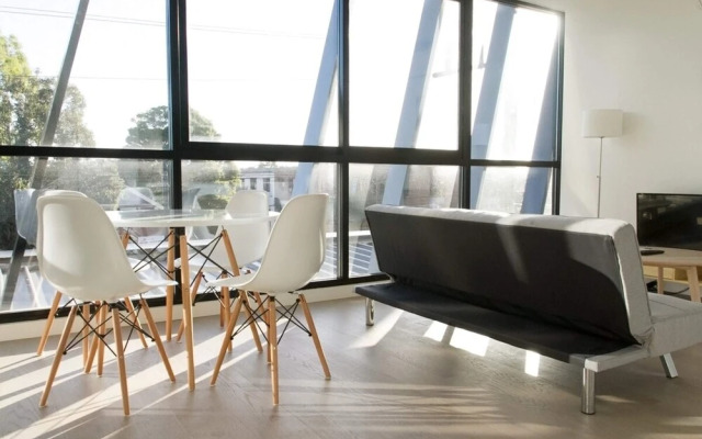 Modern Light-filled Luxury 1bedroom Apartment in South Melbourne