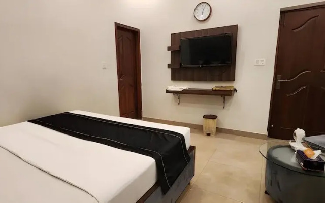 Red Fort Hotel Gulberg