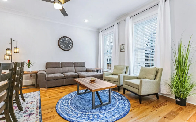 Spacious 4BR Condo with Pool