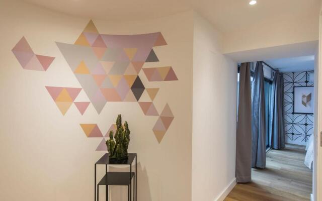 Lovelystay - Modern And Colourful Flat in the Heart of Graça