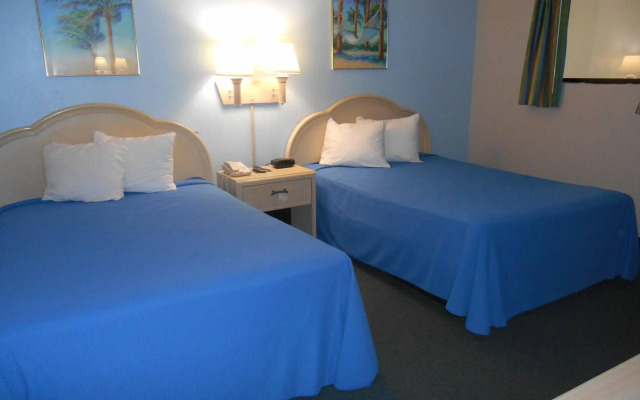 Tropical Seas Hotel