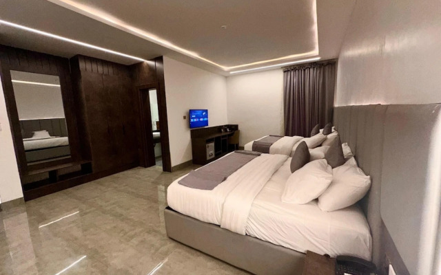 Lunar Signature Hotel & Suites