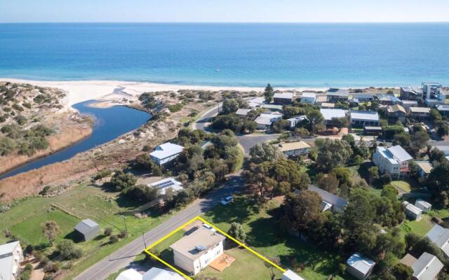 Carrickalinga SeaHaven: Coastal Escape-4BRM - 29 Riverview Drive