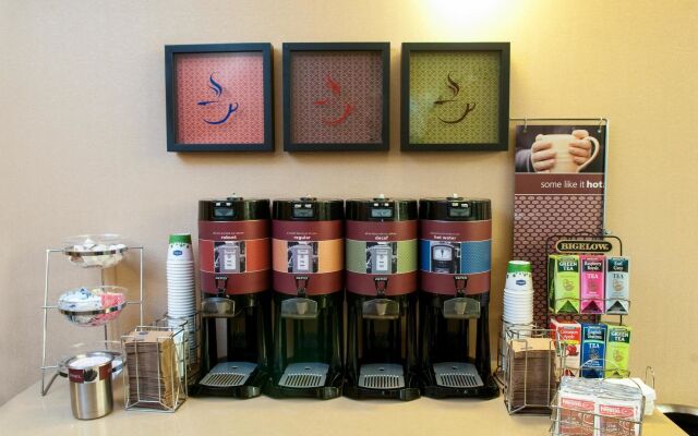 Hampton Inn Louisville-North/Clarksville