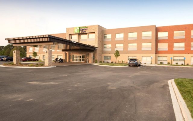 Holiday Inn Express & Suites Gaylord, an IHG Hotel