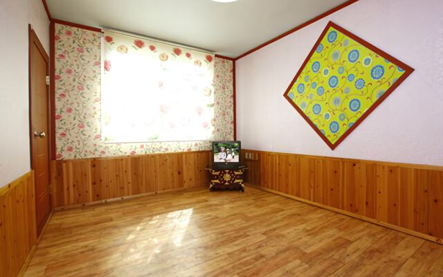 Pocheon Pine Fragrance Pension