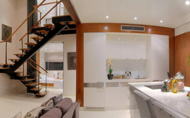 Quayside Waterfront Apartment