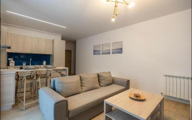 LOTUS Studios - Apart 43