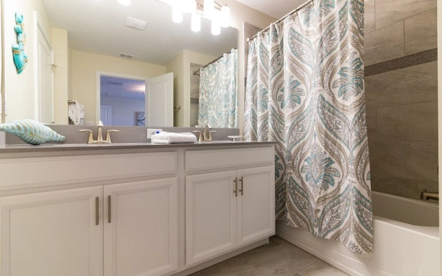 ChampionsGate 4BR 3BA Townhome