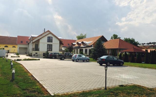 Meggyes Hotel