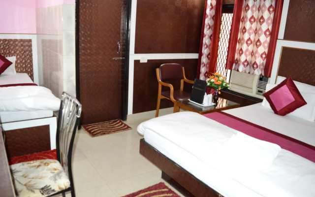 Hotel Su Shree Continental – Guest Rooms – Delhi