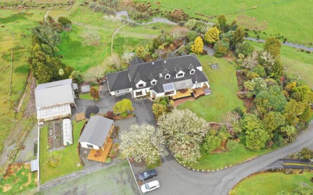 Oak Lodge