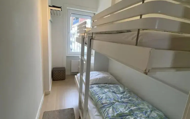Sea View Stay for 6 Guests