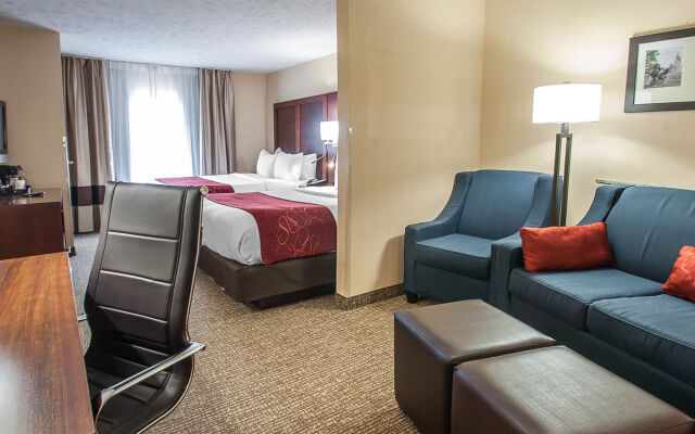 Comfort Suites Speedway - Kansas City