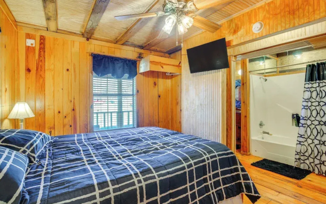 Private Lake On-site: Secluded Retreat in Grant!