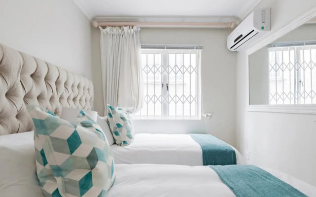 Banana palm luxury cottage
