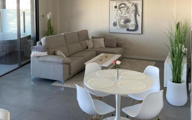The View Luxury Vacation Apartment 4