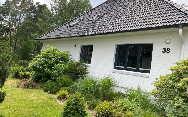 38 Waldweg