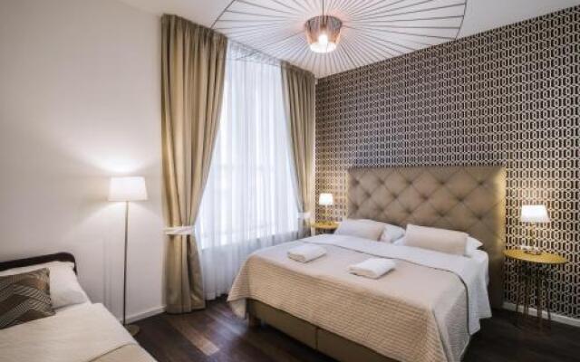 Luxury Modern Designed Oldtown Apartment