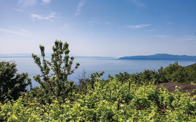Beautiful Home in Lovran With Wifi and 3 Bedrooms