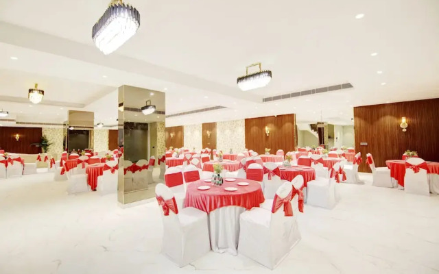 Saltstayz Premier – Galleria Market Road & Sector 27