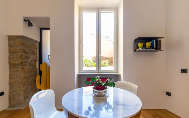 Amana in Naples With 1 Bedrooms and 1 Bathrooms