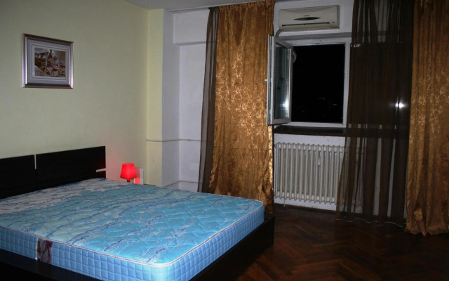 Modern apartment city center 2