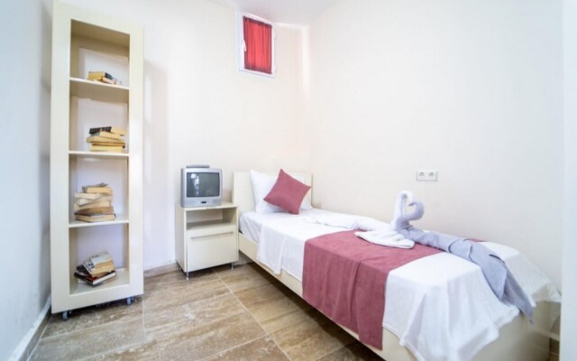 Charming Flat With Shared Pool in Oludeniz