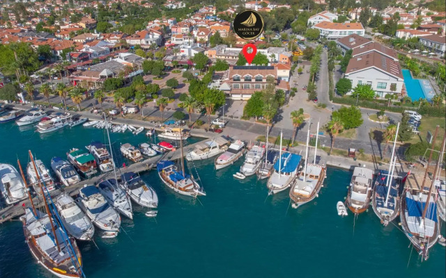 Marina Bay Gocek