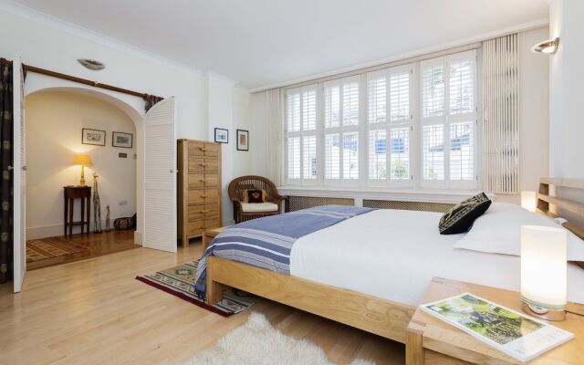 South Kensington Garden Apartment