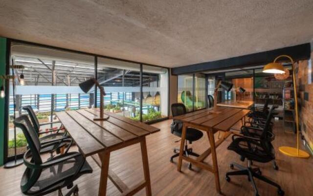 Señor Frogs Hostel - Adults Only