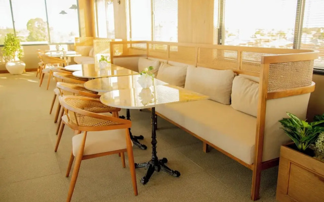 New Amaan Hotel