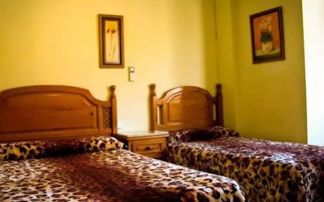 Hostal Toledo Plaza