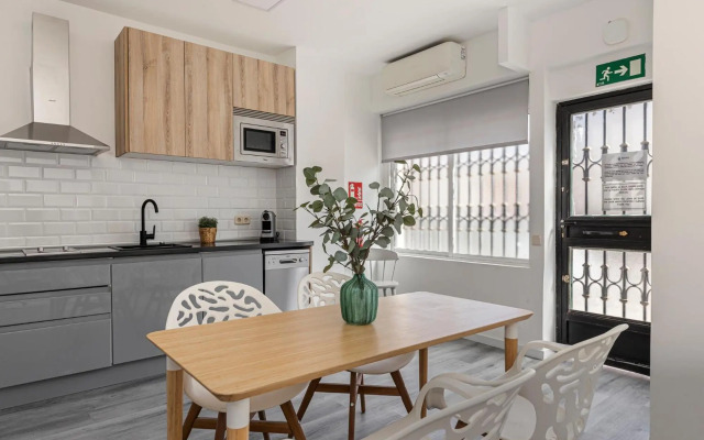 BNBHolder Calm Duplex RETIRO FREE PARKING