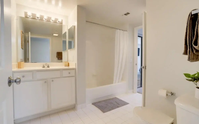 Gorgeous 1 Bedroom Condo at Ballston