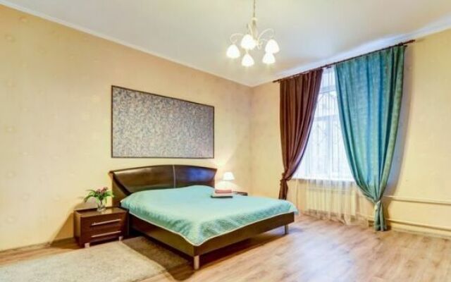 Какаду на ул. Алтайская, д. 12