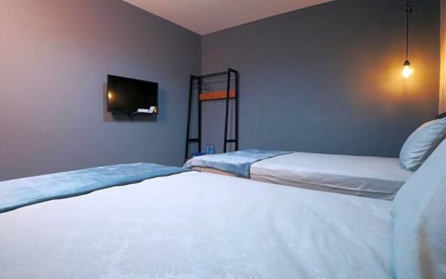 Hostel 18 Pasangan Butuh Surat Nikah